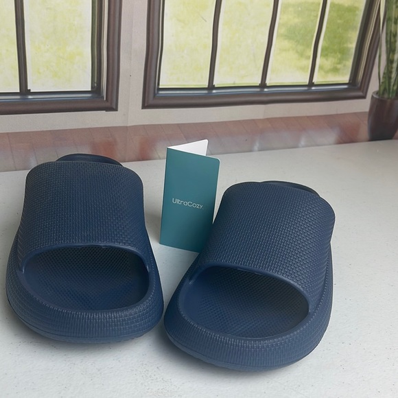 Mesh Beach Comfy Anti-Slip Pillow Slides - Picture 1 of 4